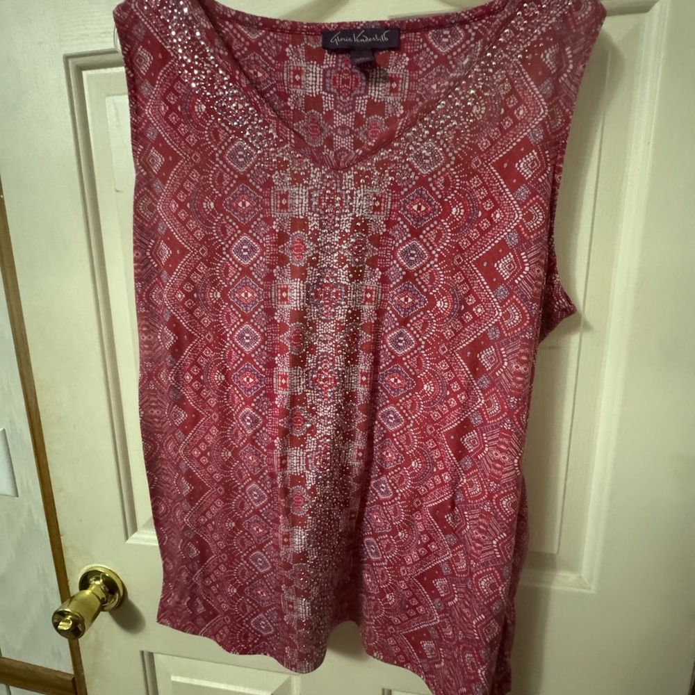 Gloria Vanderbilt Burgundy Geometric Women's Blouse